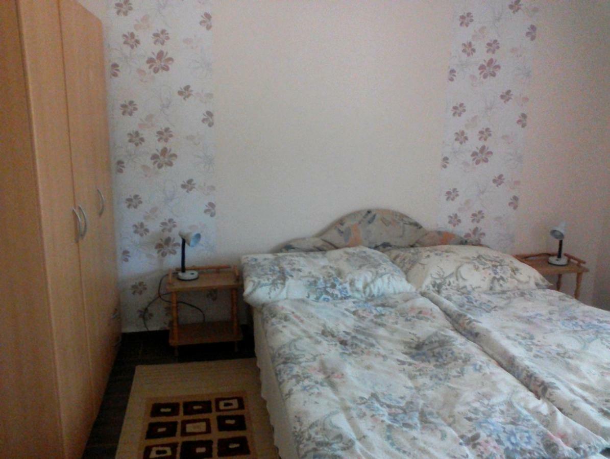 Ráday Apartman Hajduszoboszlo Exterior foto