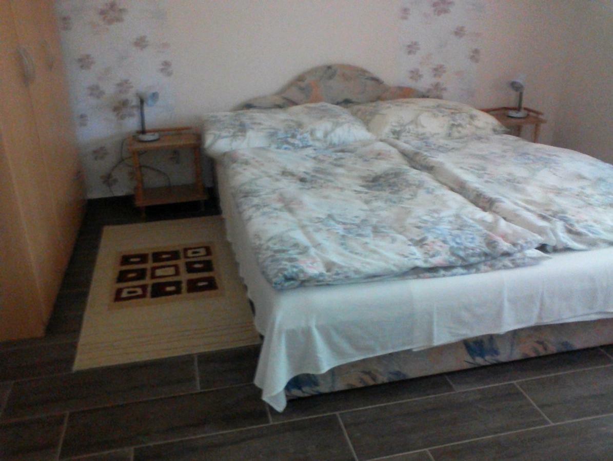 Ráday Apartman Hajduszoboszlo Exterior foto